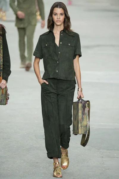 Look 26